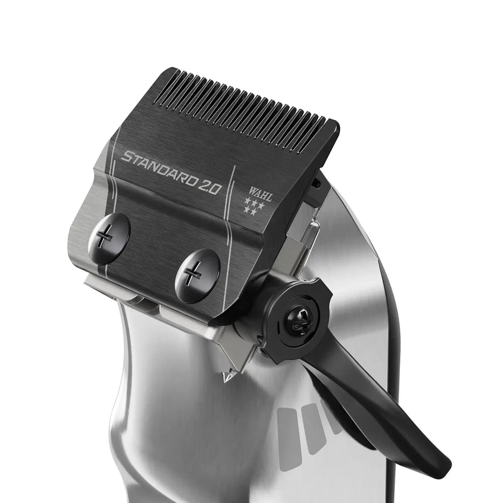 Wahl Senior cordless clipper close up blade and lever detail for fades