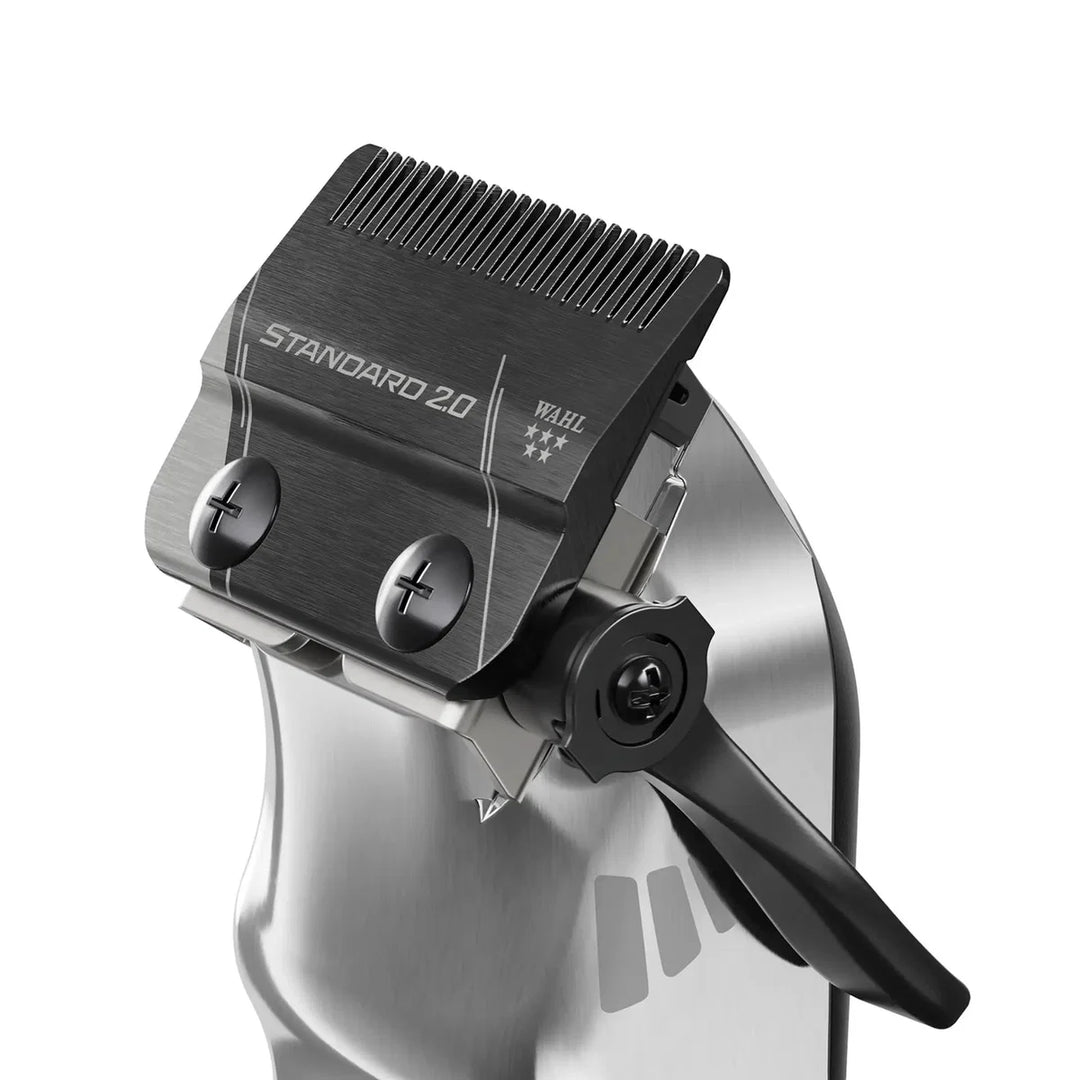 Wahl Senior cordless clipper close up blade and lever detail for fades